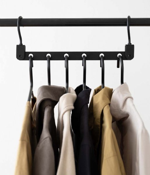 How to: Organize and Declutter Your Wardrobe